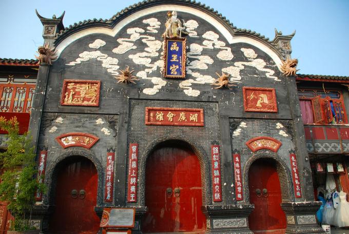 若干年以后，人类灭绝了。所以你现在追求这些钱啊权力啊面子啊有什么用游戏画面